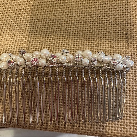 New with Tag Bridal Hair Comb, silver with faux pearls and clear rhinestones - Picture 5 of 11